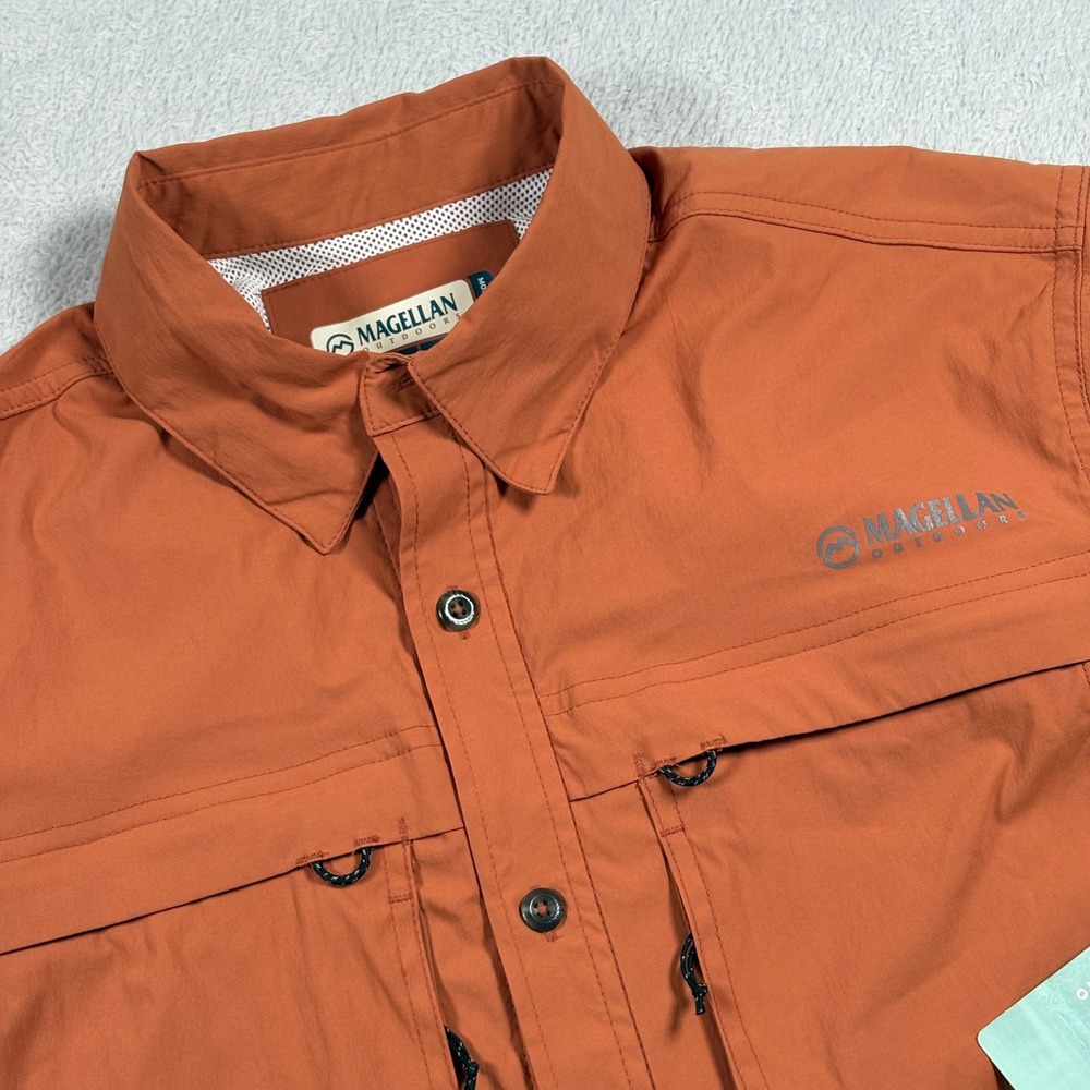 Magellan Outdoors Mens Round Rock Trek Shirt Amber Brown Short Sleeve Small NWT